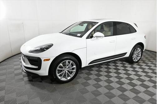 2025 Porsche Macan Base
