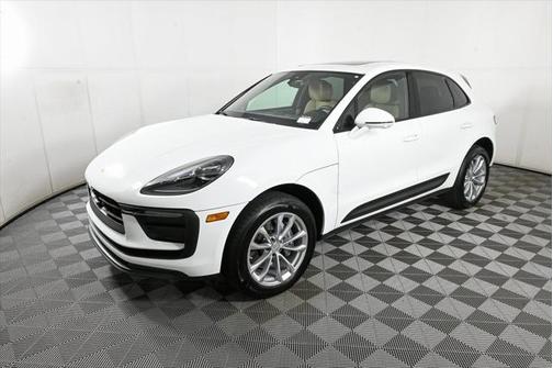 2025 Porsche Macan Base