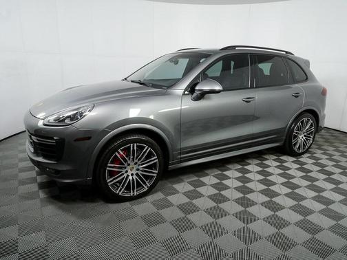 2017 Porsche Cayenne GTS