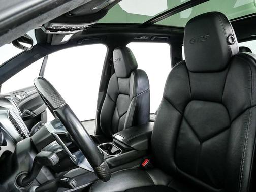 2017 Porsche Cayenne GTS