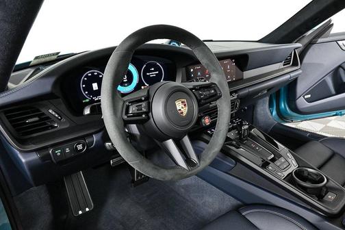 2025 Porsche 911 Carrera GTS