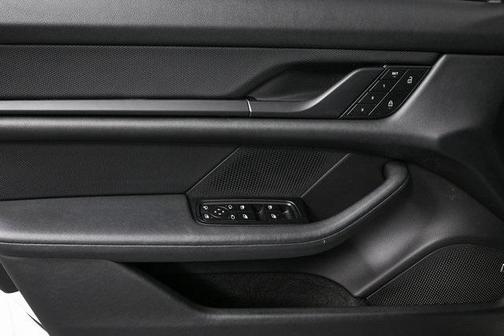 2022 Porsche Taycan RWD