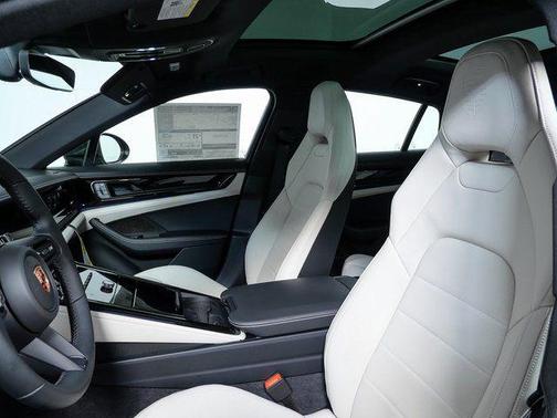 2026 Porsche Panamera 4