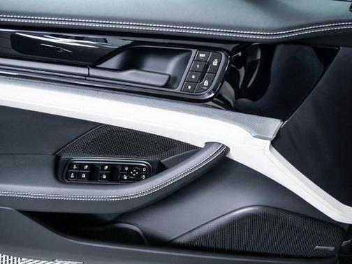 2026 Porsche Panamera 4