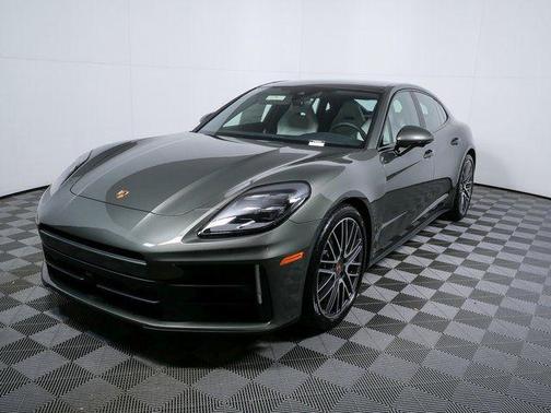 2026 Porsche Panamera 4