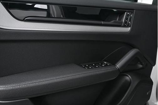 2025 Porsche Cayenne AWD