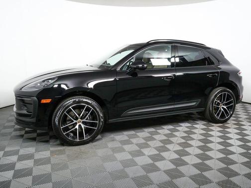 2025 Porsche Macan AWD