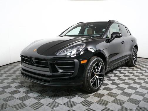 2025 Porsche Macan AWD