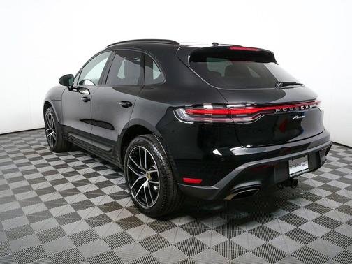 2025 Porsche Macan AWD