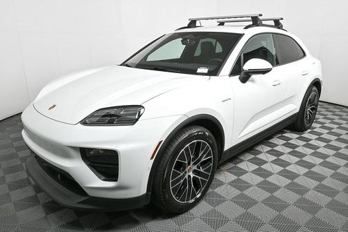 2025 Porsche Macan RWD