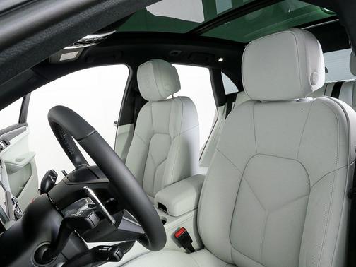 Chalk 2026 Porsche Macan Macan