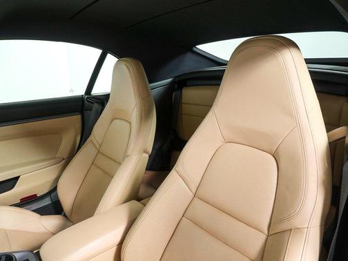 2021 Porsche 911 Carrera 4