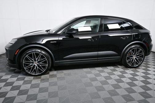 2025 Porsche Macan Electric RWD