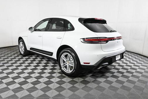 2025 Porsche Macan AWD