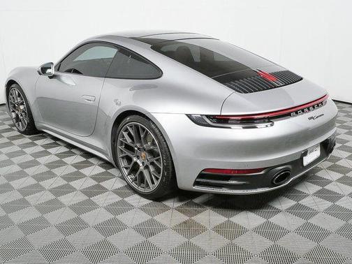 2021 Porsche 911 Carrera