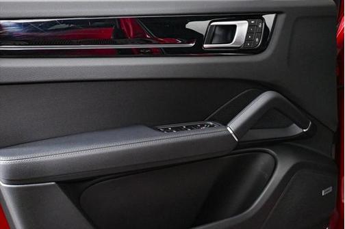2022 Porsche Cayenne Platinum Edition