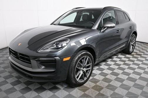2025 Porsche Macan Base