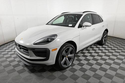 2025 Porsche Macan AWD