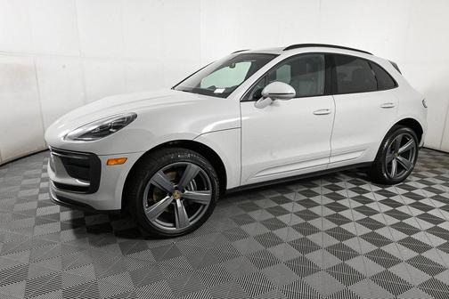 2025 Porsche Macan AWD