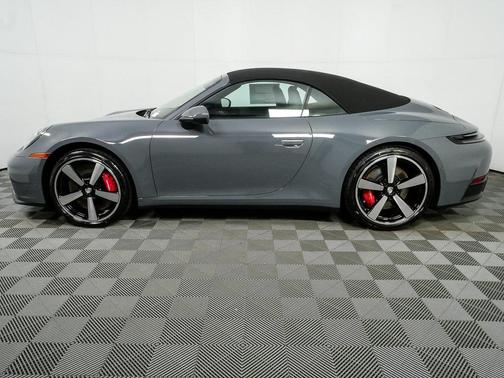 2026 Porsche 911 Carrera 4S Cabriolet