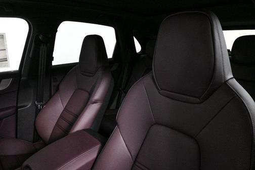 Chromite Black Metallic 2026 Porsche Cayenne Cayenne