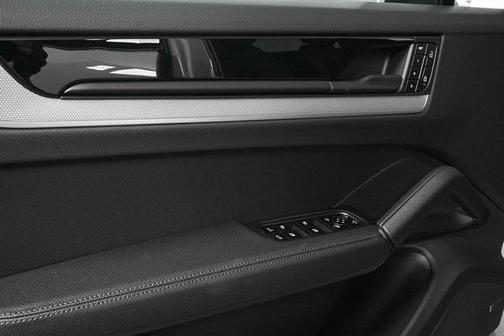 2025 Porsche Cayenne AWD