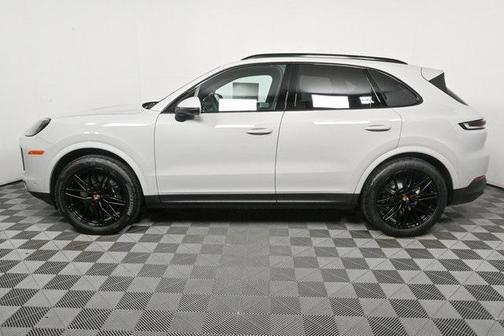 2025 Porsche Cayenne AWD