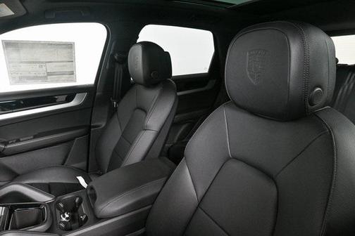 2025 Porsche Cayenne AWD