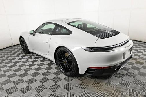 2024 Porsche 911 Carrera GTS