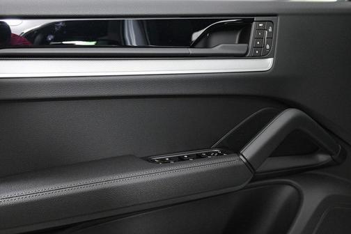 2026 Porsche Cayenne AWD