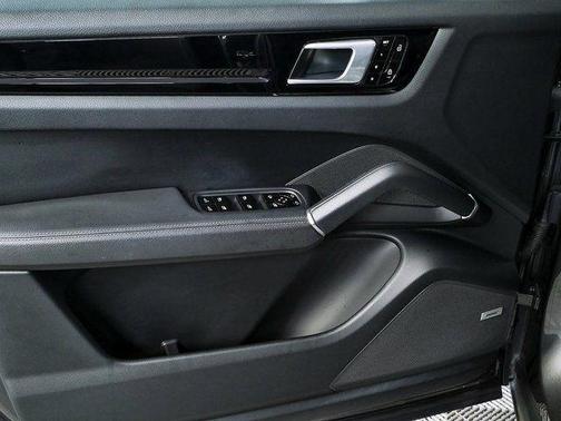 Quartzite Metallic 2019 Porsche Cayenne Cayenne