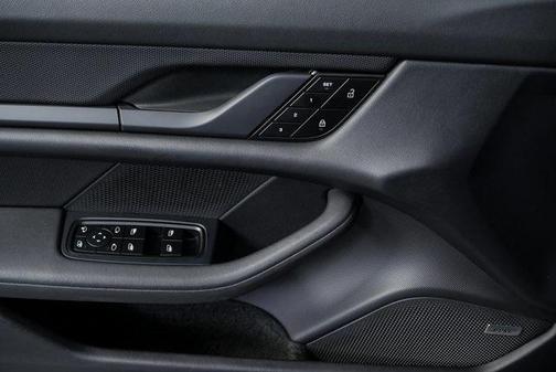 2024 Porsche Taycan 4