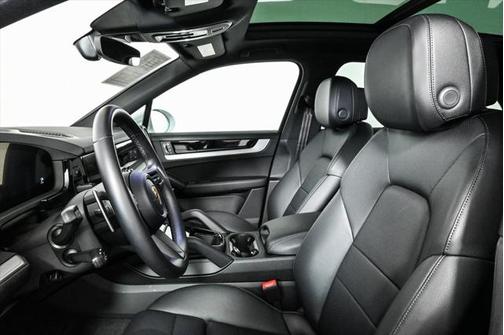 2024 Porsche Cayenne AWD