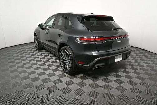 2025 Porsche Macan AWD