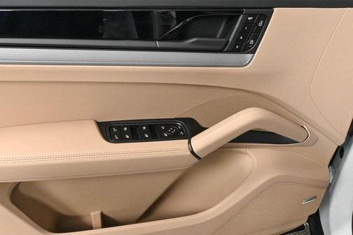 2024 Porsche Cayenne AWD