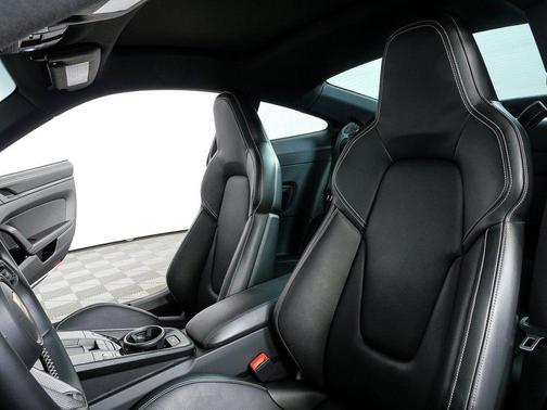 2022 Porsche 911 Carrera GTS