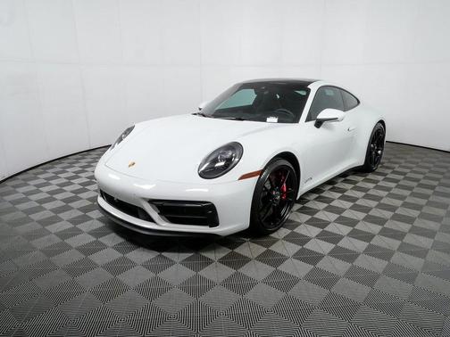 2022 Porsche 911 Carrera GTS