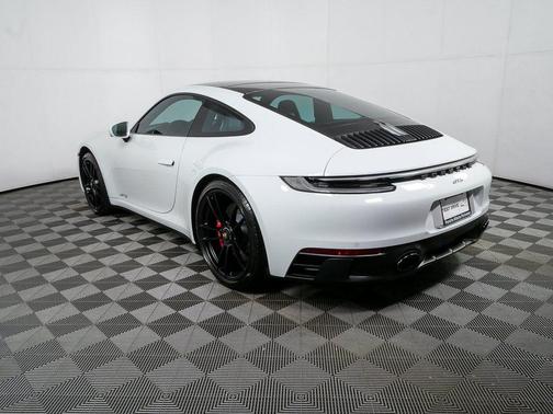 2022 Porsche 911 Carrera GTS