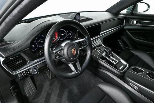 2019 Porsche Panamera GTS