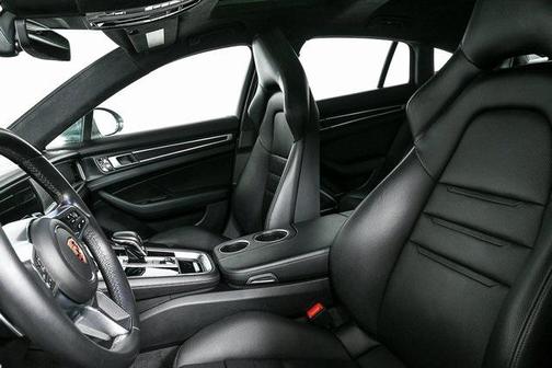 2019 Porsche Panamera GTS