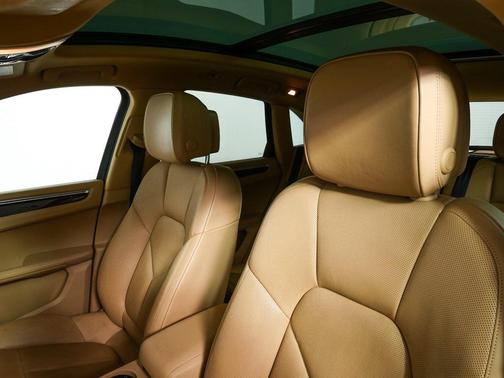 2015 Porsche Macan S