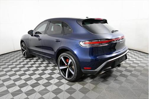 2022 Porsche Macan Base