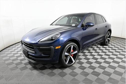 2022 Porsche Macan Base