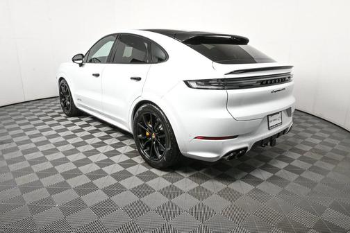 2026 Porsche Cayenne GTS