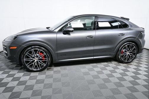 2025 Porsche Cayenne GTS