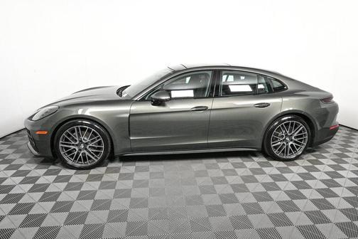 2026 Porsche Panamera 4