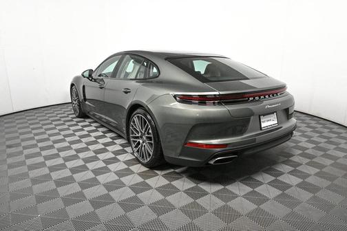 2026 Porsche Panamera 4