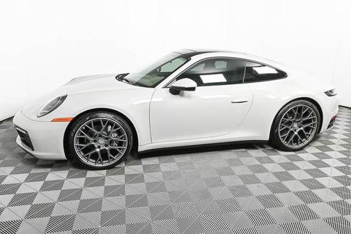 2022 Porsche 911 Carrera