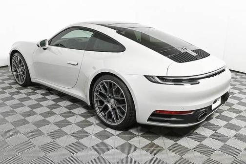 2022 Porsche 911 Carrera