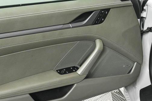 2022 Porsche 911 Carrera